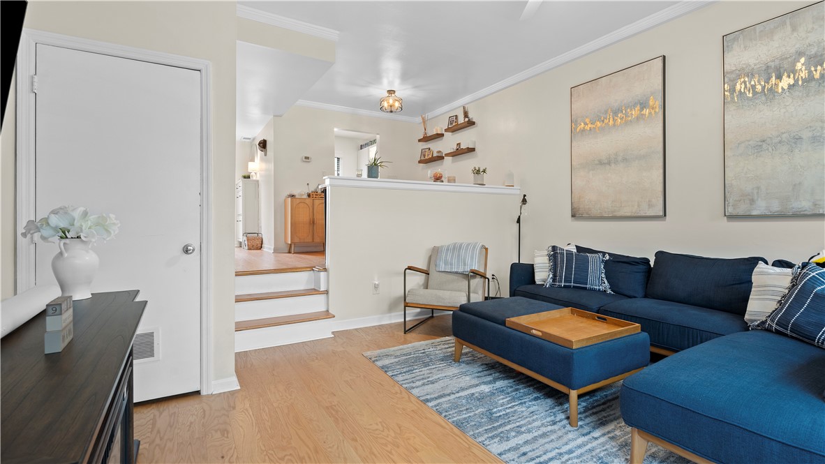 718 Carriage Circle