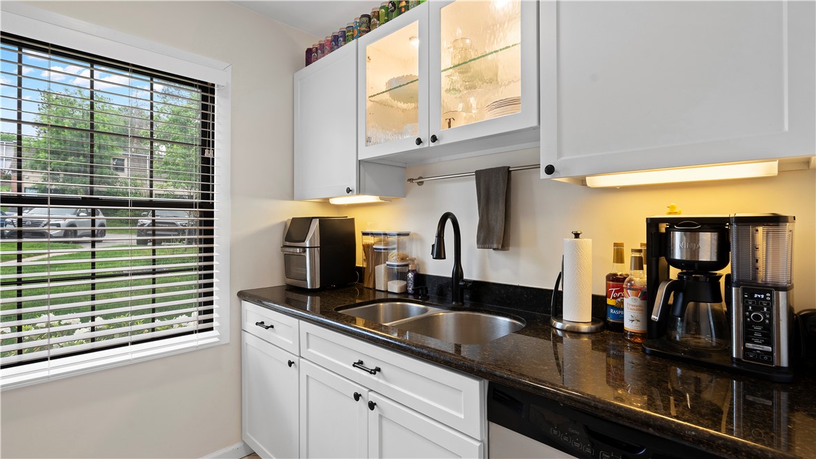 718 Carriage Circle