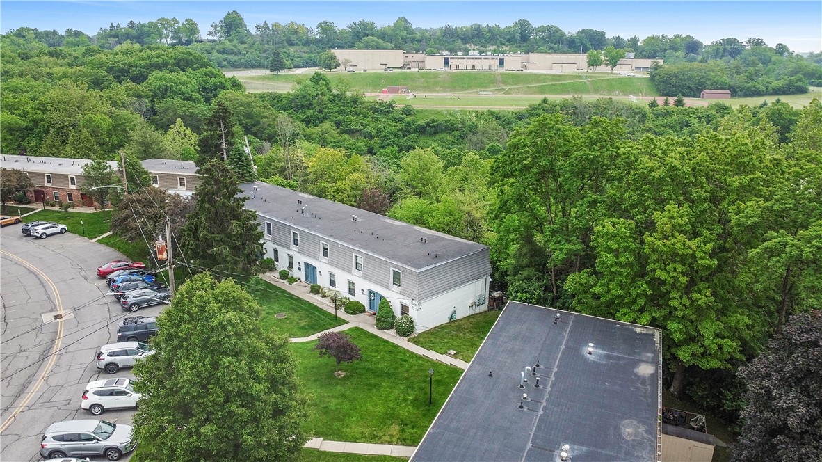 718 Carriage Circle
