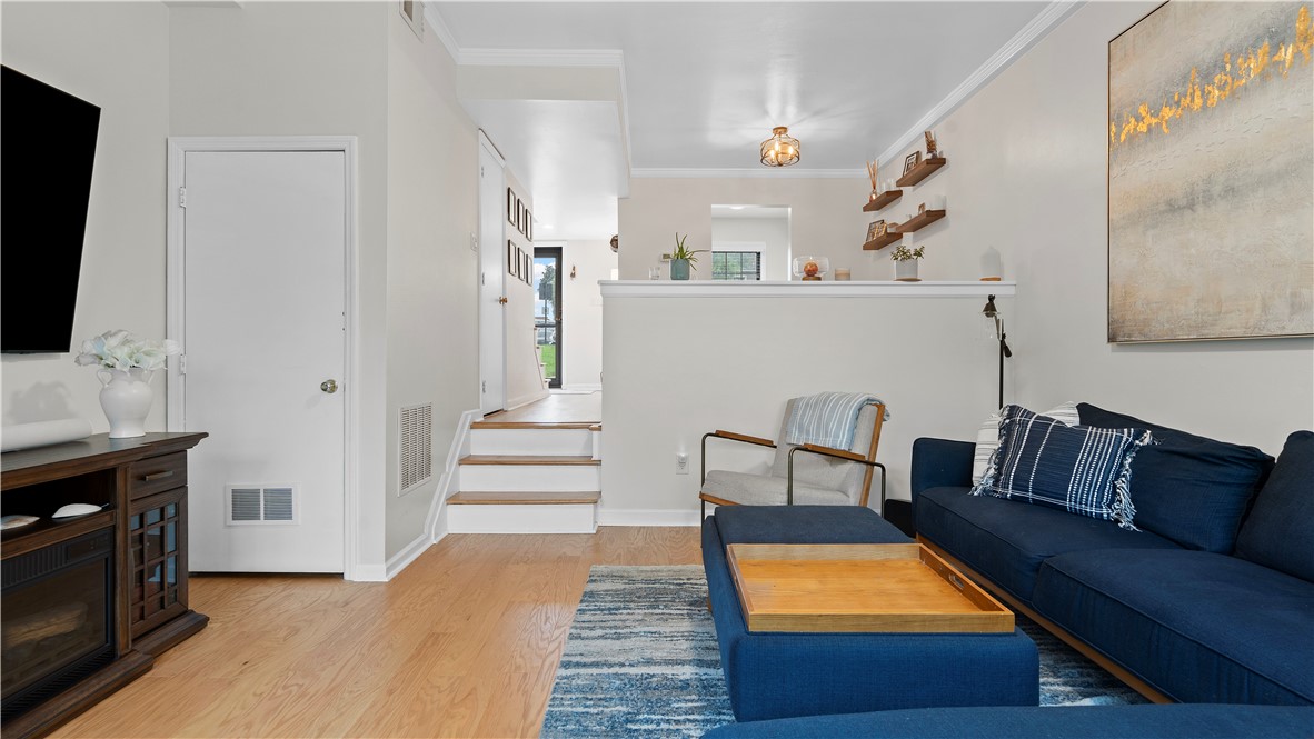 718 Carriage Circle
