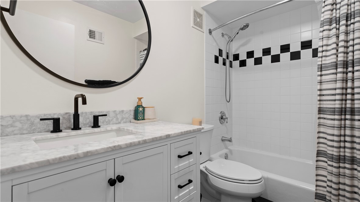 718 Carriage Circle