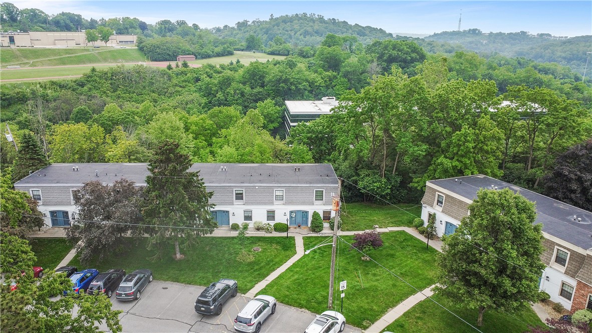 718 Carriage Circle