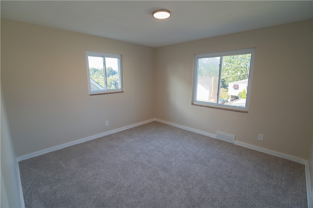 746 Lechner Ln