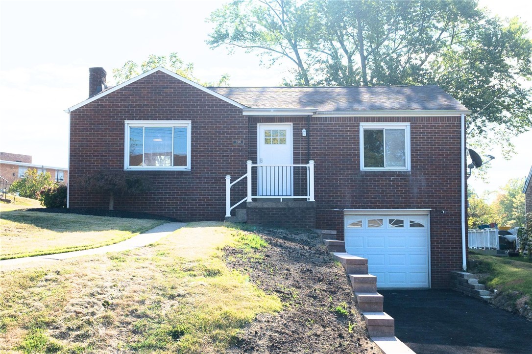 746 Lechner Ln