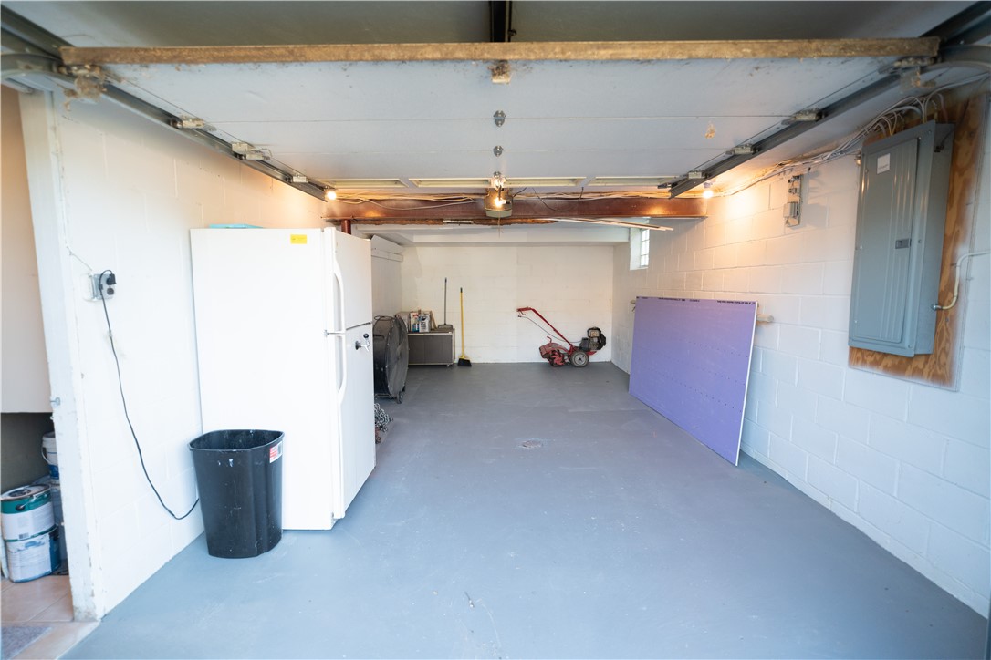 746 Lechner Ln