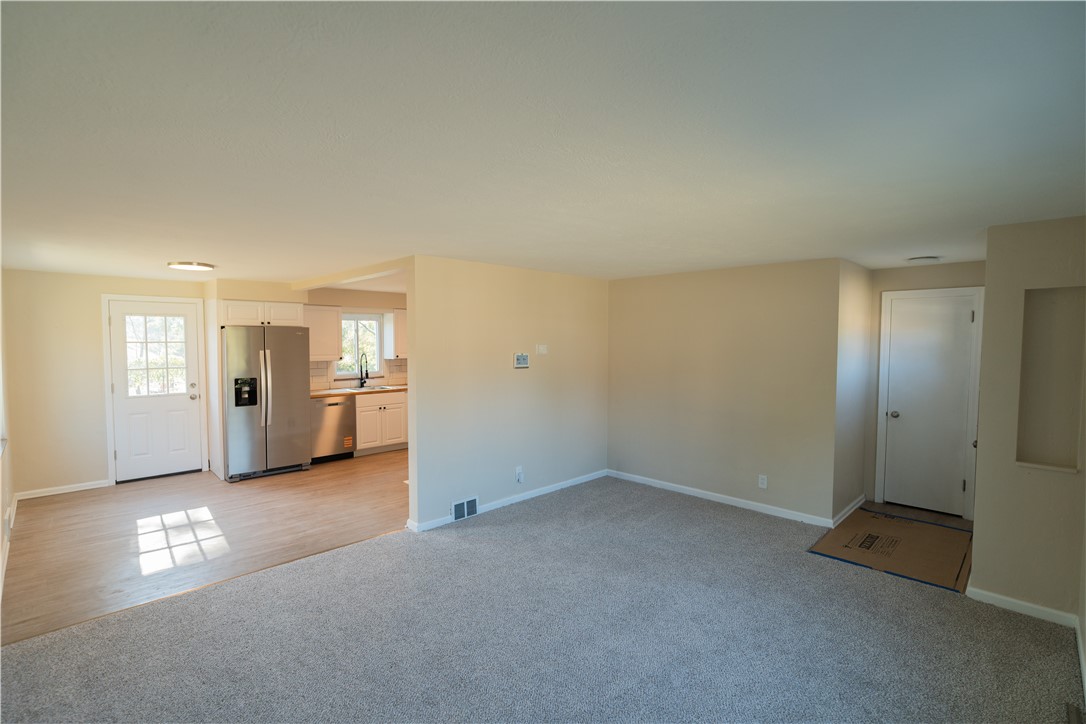 746 Lechner Ln