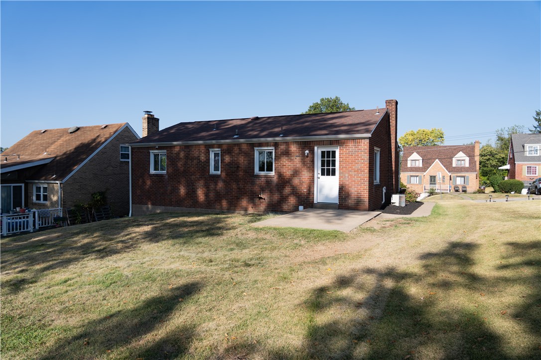746 Lechner Ln