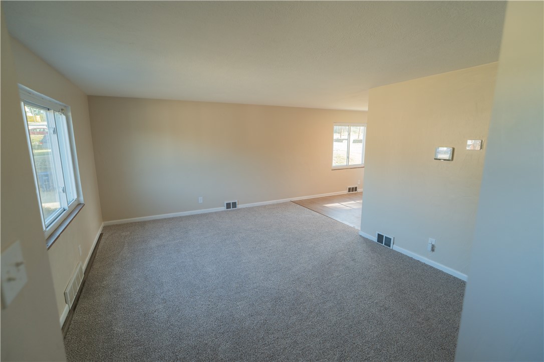746 Lechner Ln