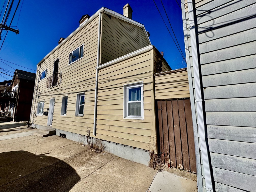 1332 Goettman Steet 3