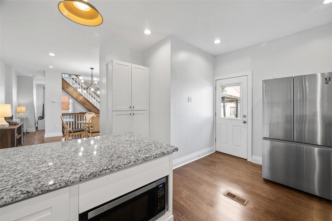 246 E 14th Ave