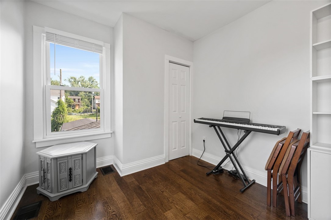 246 E 14th Ave