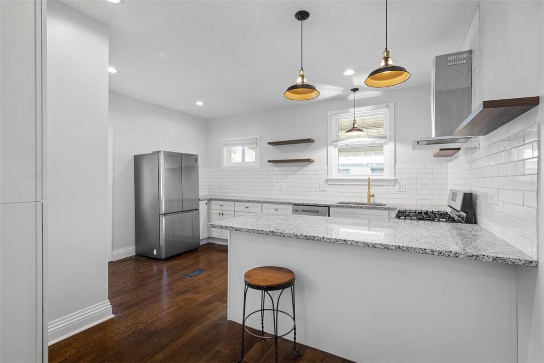 246 E 14th Ave