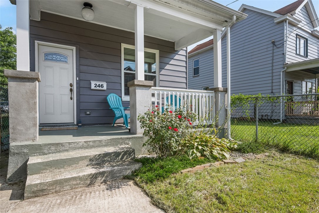 246 E 14th Ave