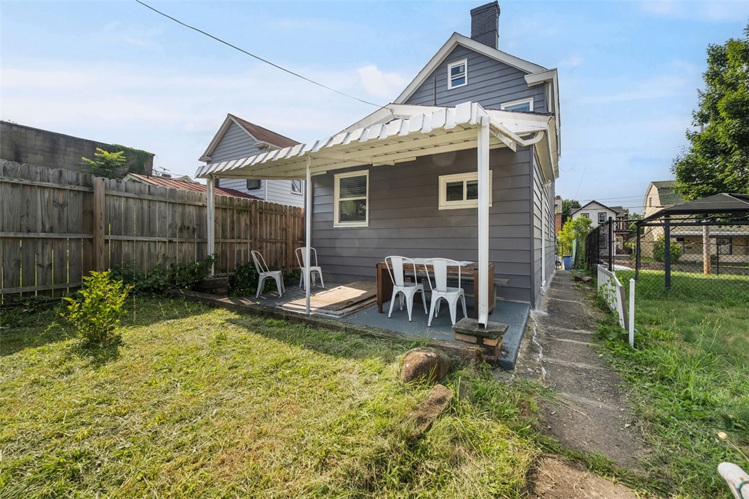 246 E 14th Ave