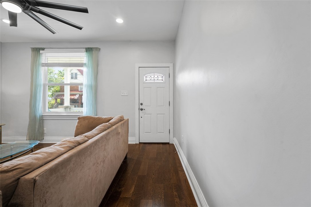 246 E 14th Ave