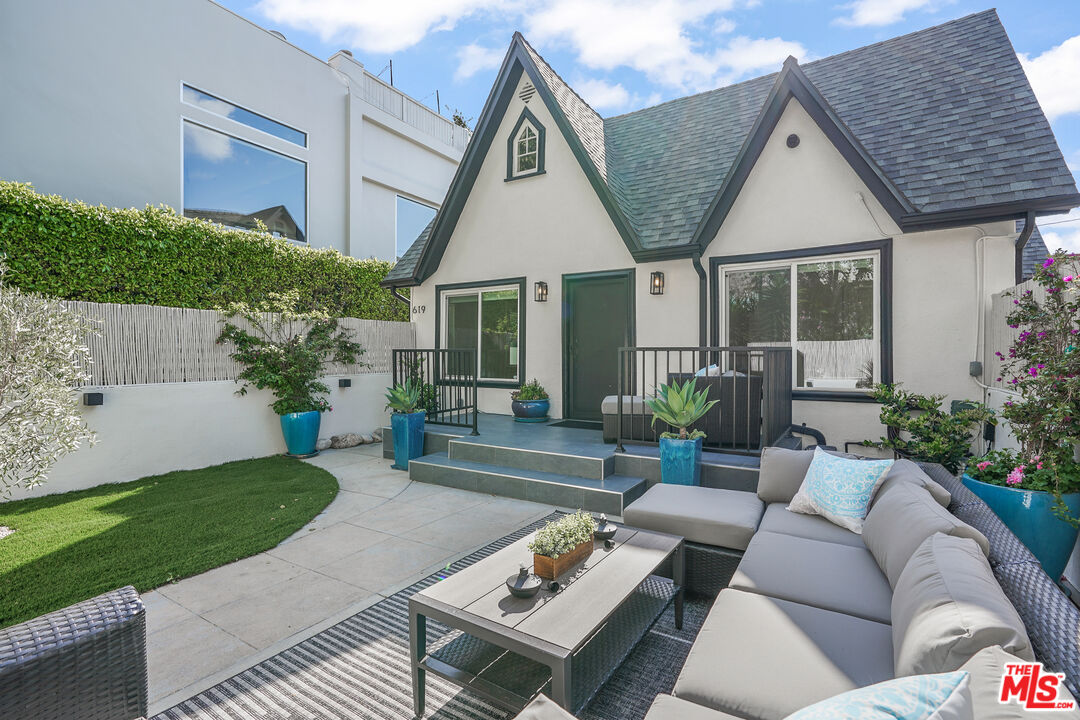 617 Westmount Dr