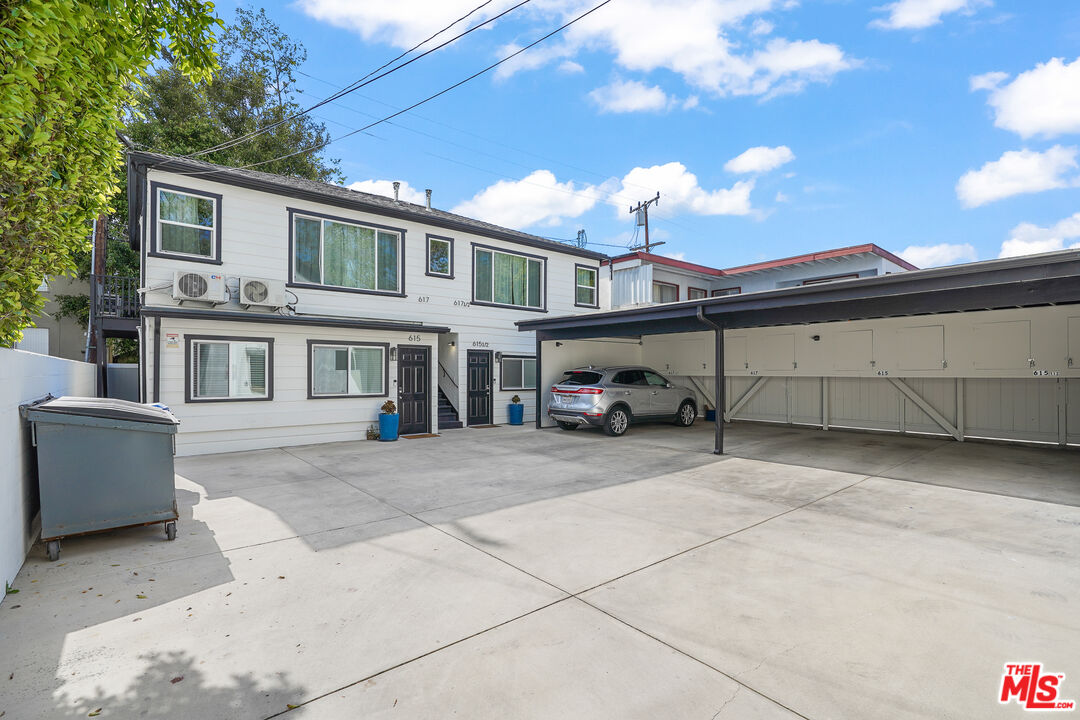 617 Westmount Dr