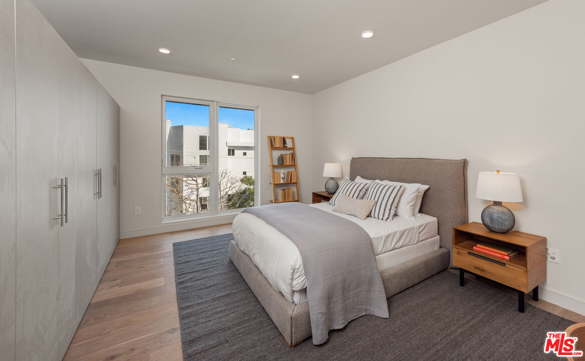 505 Barrington Unit: 402