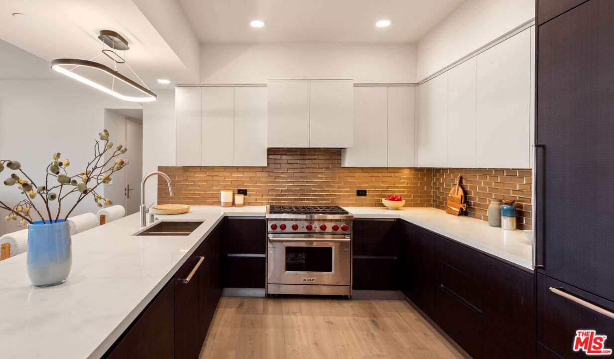 505 Barrington Unit: 402