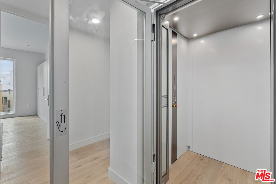 505 Barrington Unit: 402