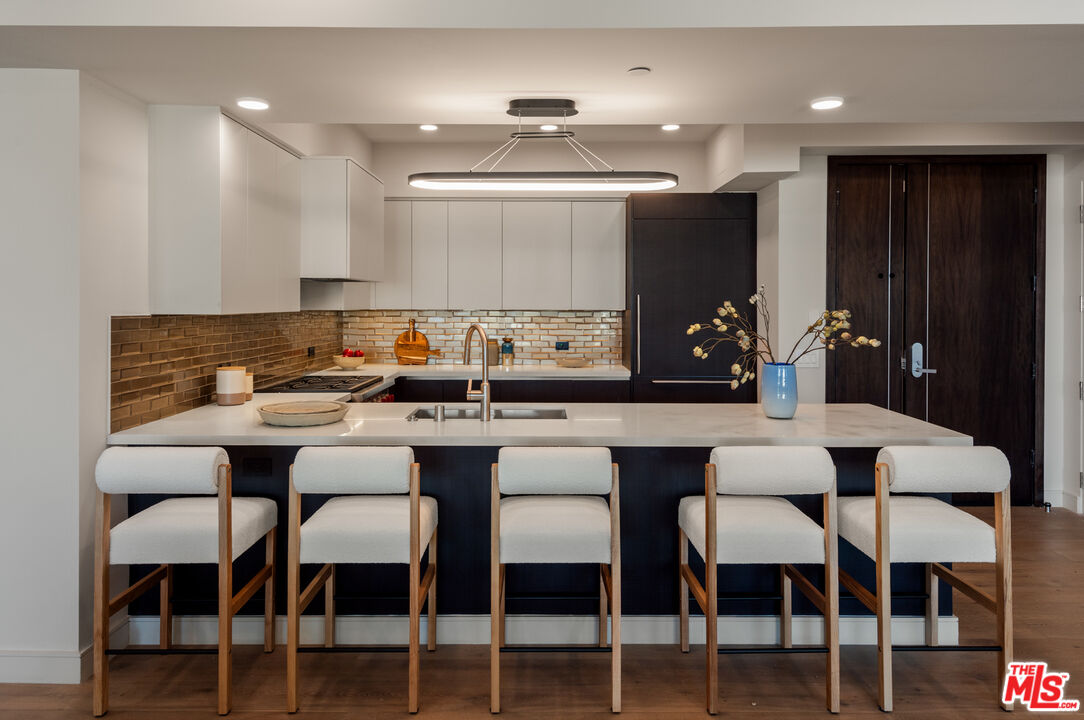 505 Barrington Unit: 402