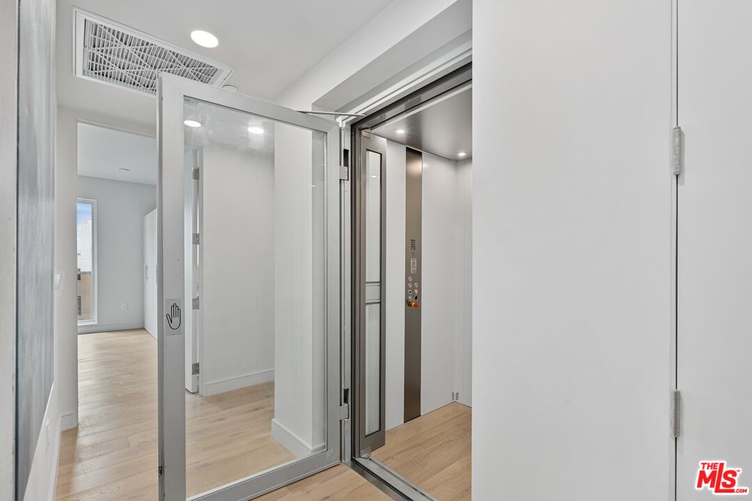 505 Barrington Unit: 402