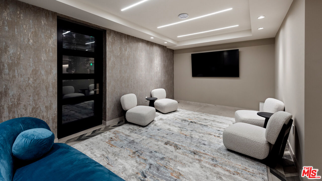 505 Barrington Unit: 302