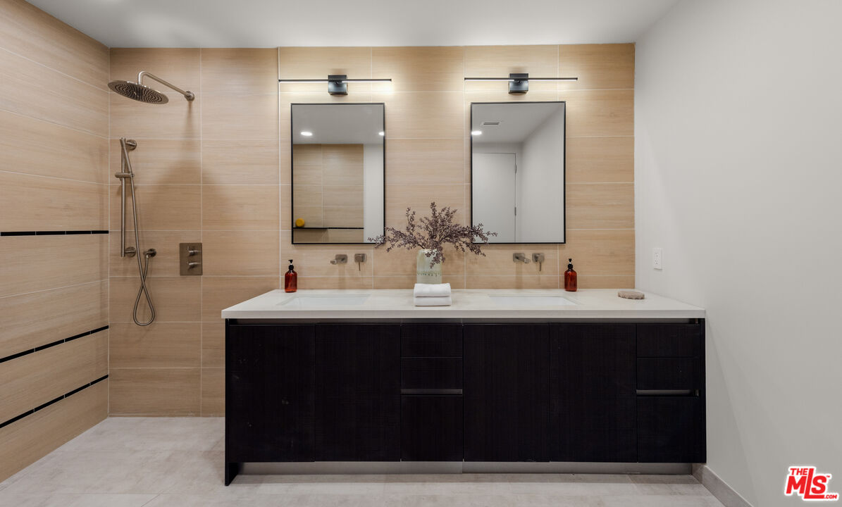 505 Barrington Unit: 302