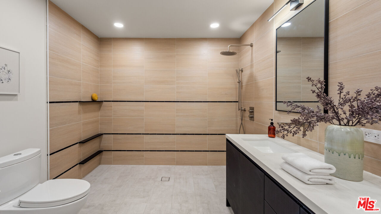 505 Barrington Unit: 302