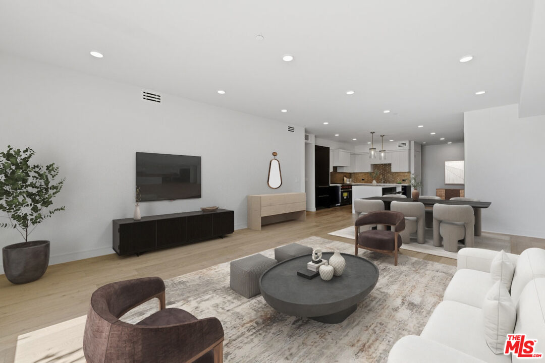 505 S Barrington Ave Unit: 304