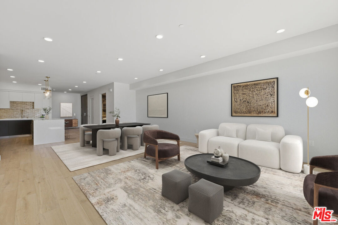 505 S Barrington Ave Unit: 304