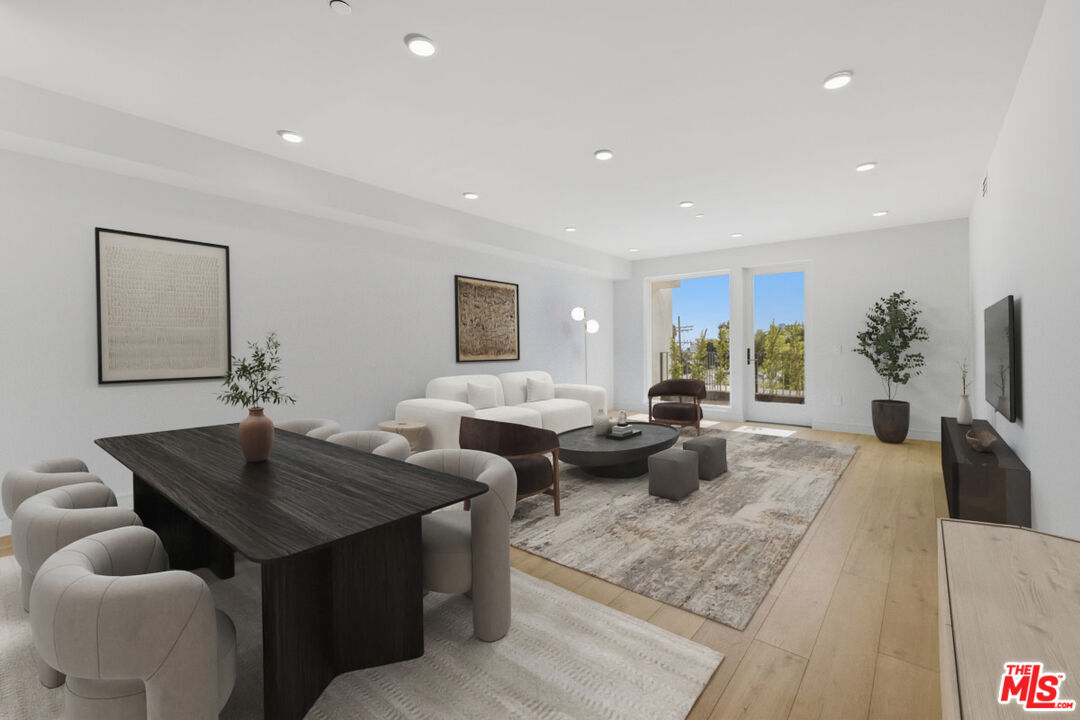 505 S Barrington Ave Unit: 304