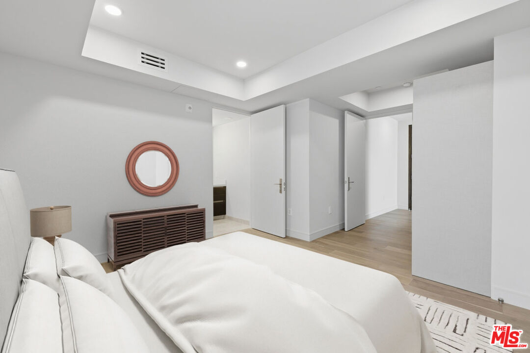 505 S Barrington Ave Unit: 304