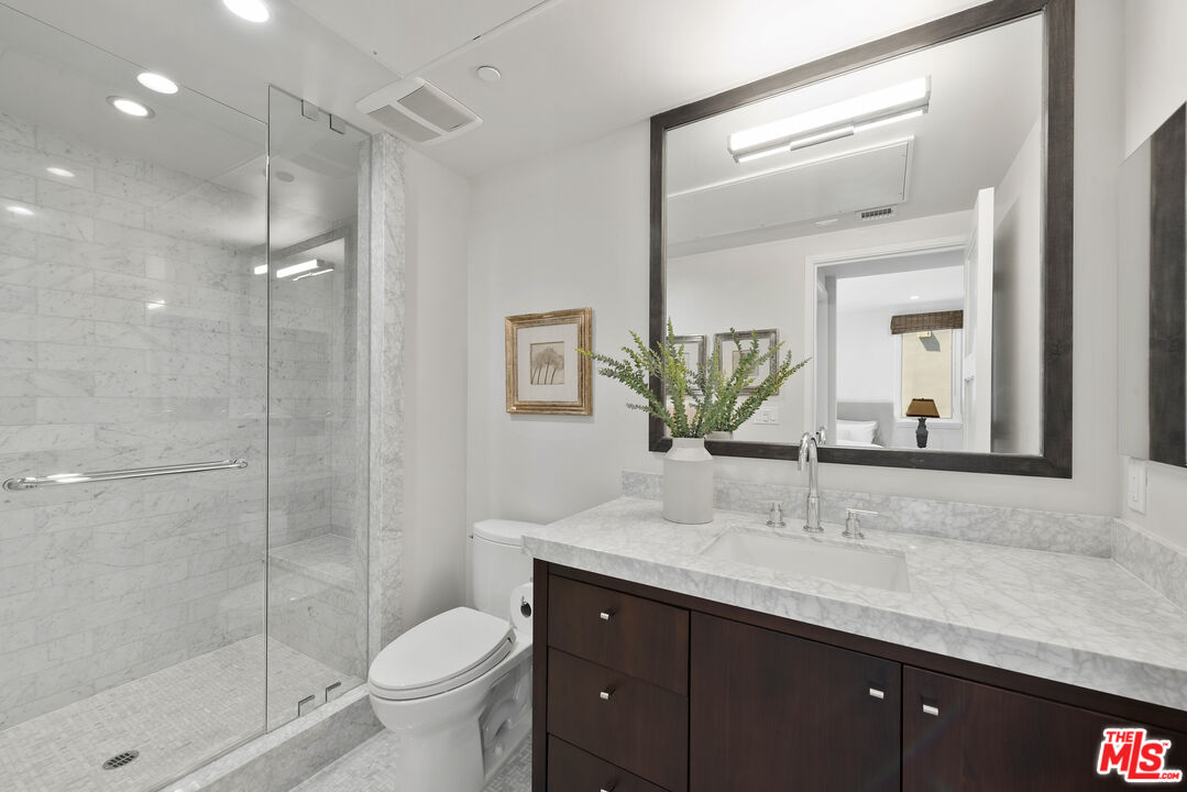 823 S Bundy Dr Unit: 106