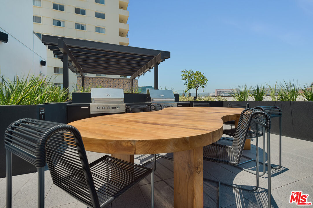 10777 Wilshire Blvd Unit: 206