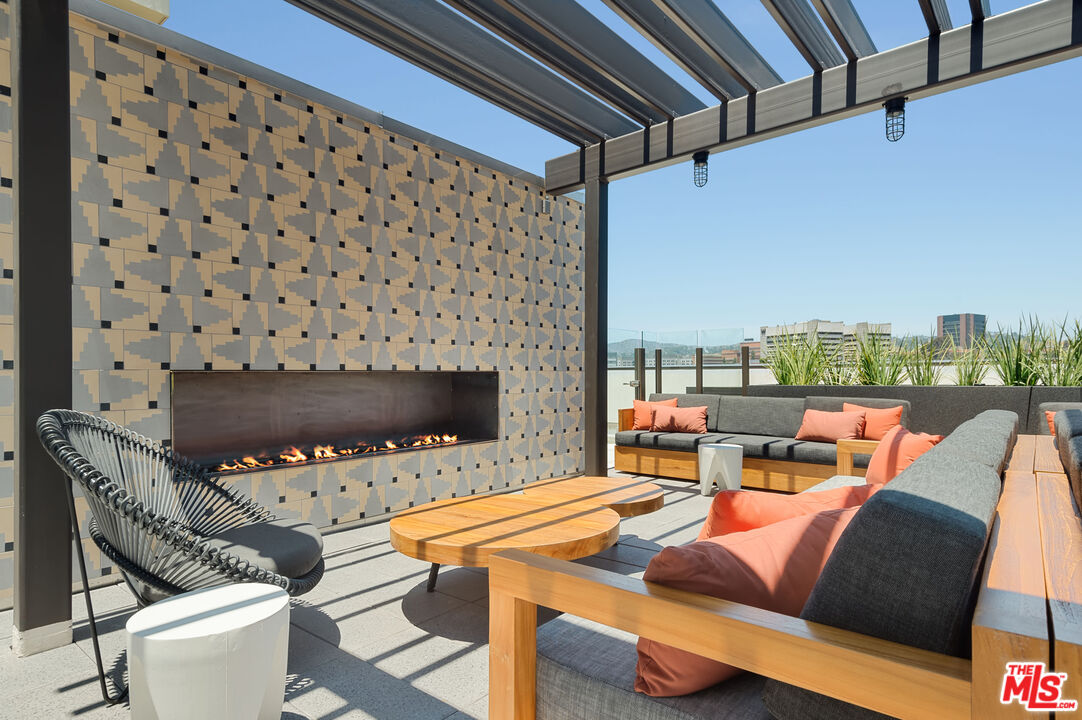 10777 Wilshire Blvd Unit: 206