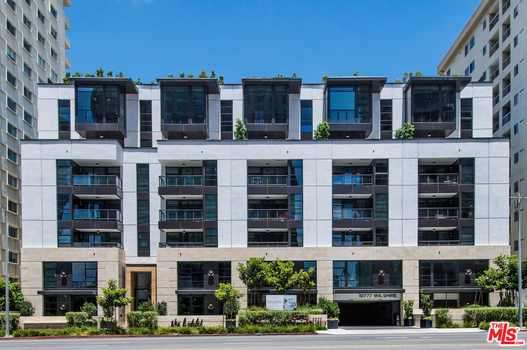 10777 Wilshire Blvd Unit: 206