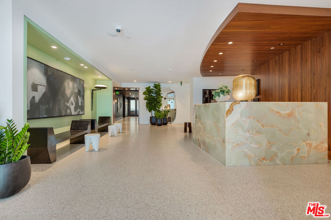 10777 Wilshire Blvd Unit: 206