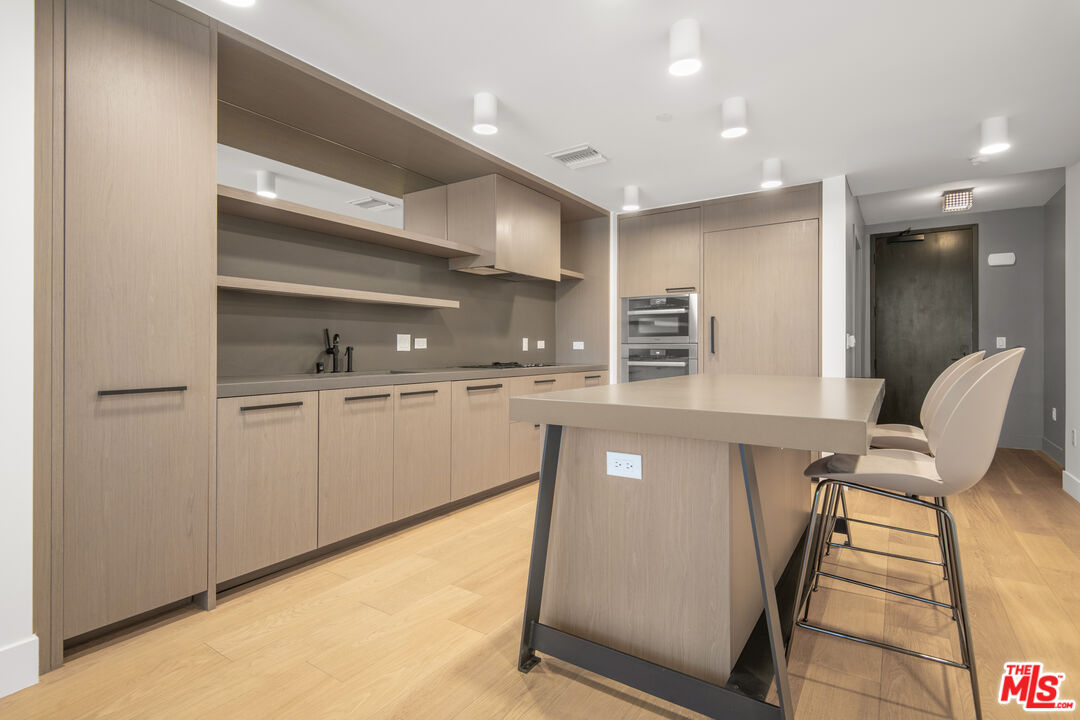 10777 Wilshire Blvd Unit: 206