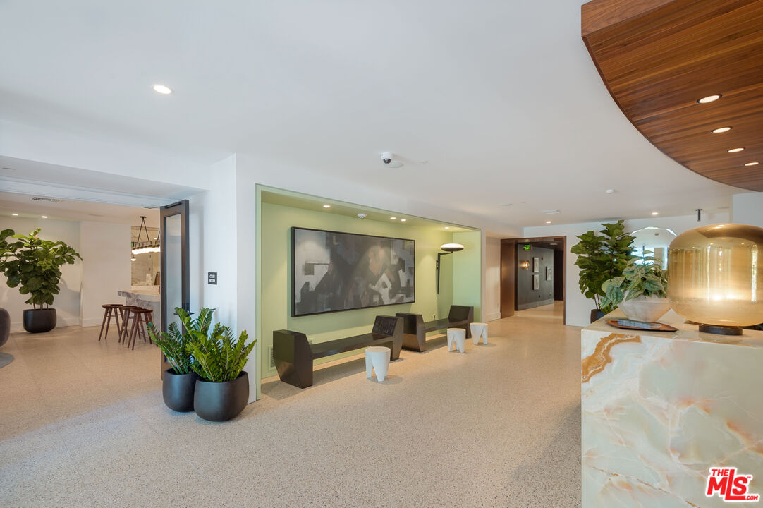 10777 Wilshire Blvd Unit: 206