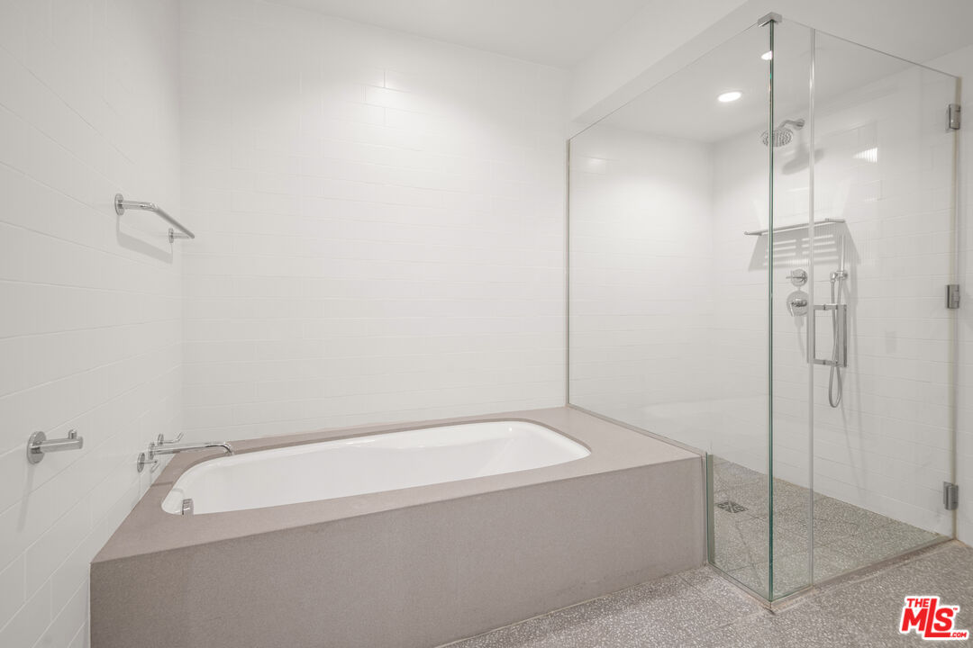 10777 Wilshire Blvd Unit: 206