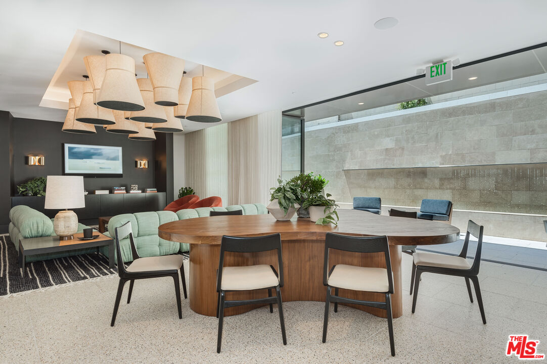 10777 Wilshire Blvd Unit: 206