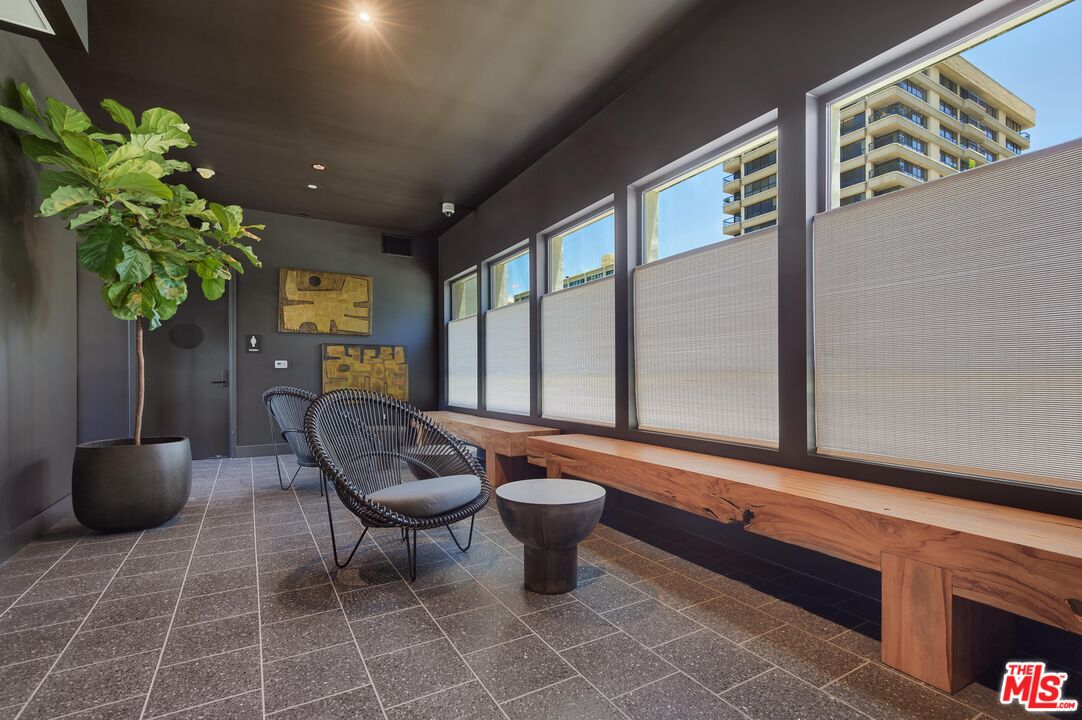 10777 Wilshire Blvd Unit: 206
