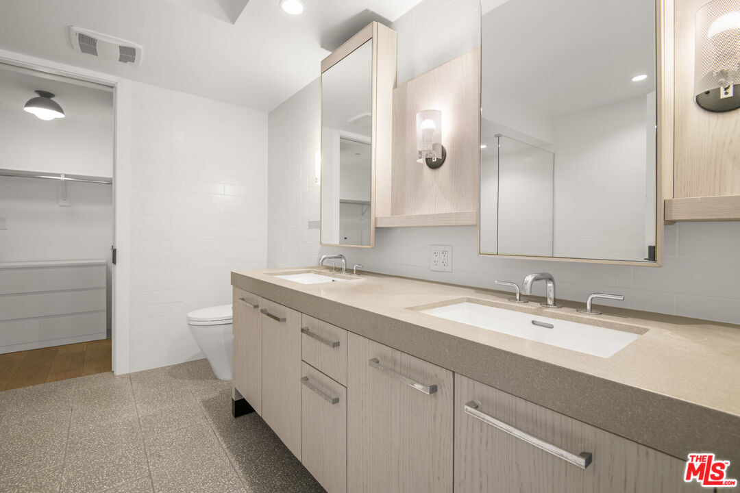 10777 Wilshire Blvd Unit: 206