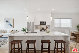 957 Figueroa Ter Unit: 310