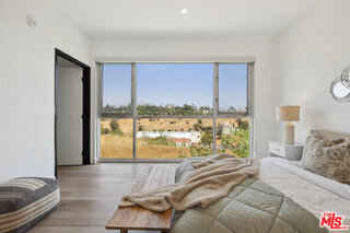 957 Figueroa Ter Unit: 310