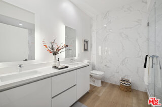 957 Figueroa Ter Unit: 310