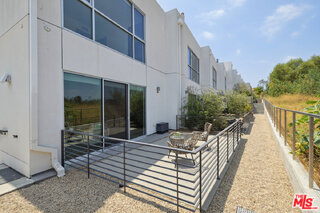957 Figueroa Ter Unit: 310