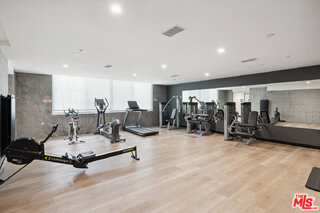957 Figueroa Ter Unit: 310