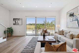 957 Figueroa Ter Unit: 310